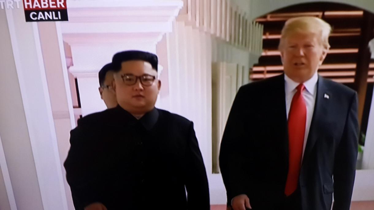 Соңку жаңылык: Дональд Трамп менен Ким Чен Ын Сингапурда жолугушту