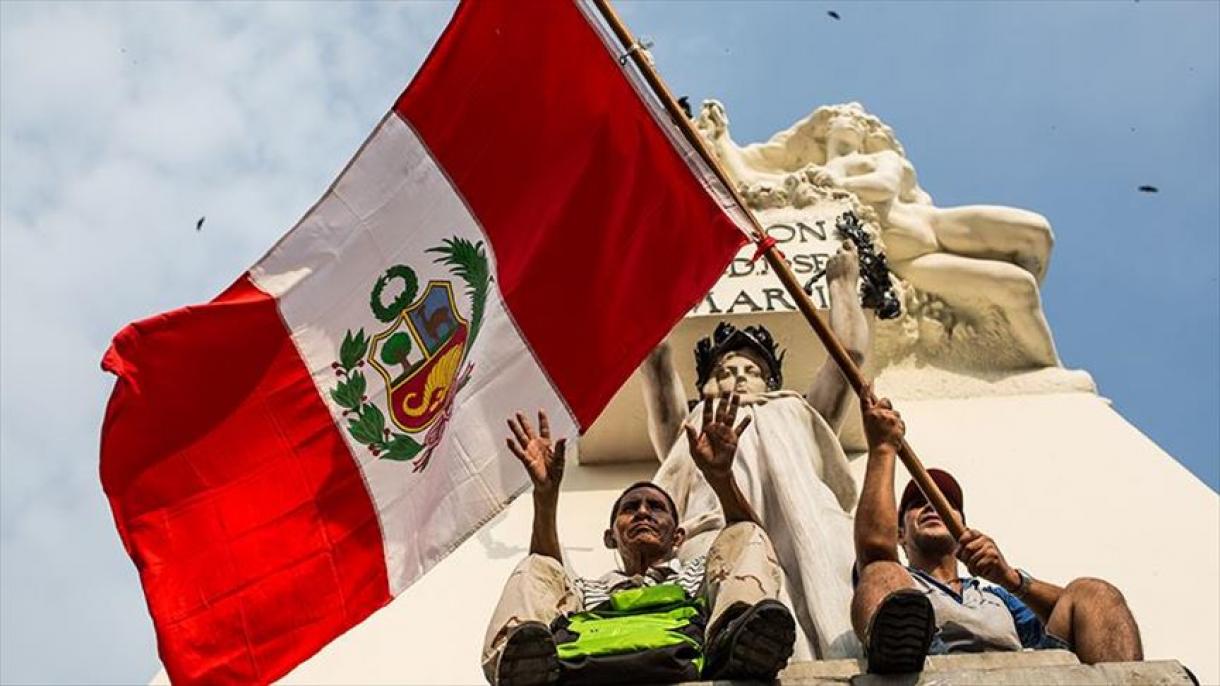 Se recrudece la violencia en Perú durante las protestas por la destitución de Martín Vizcarra