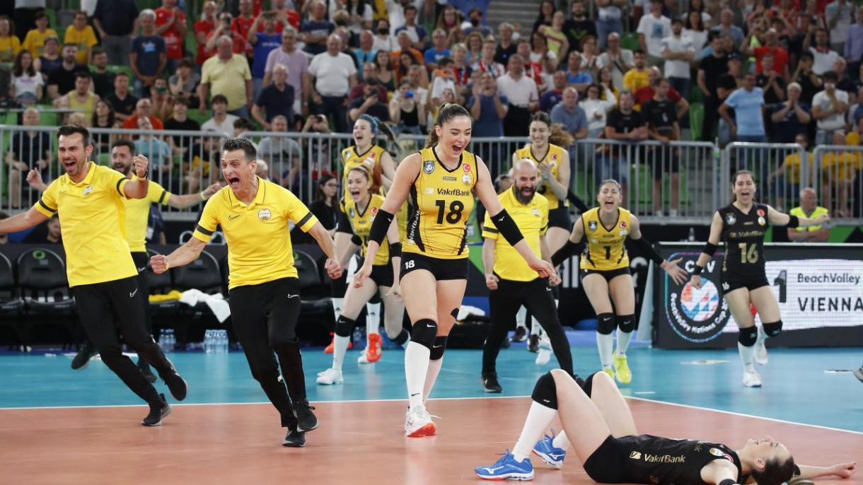 Vakıfbank Voleybol CEV Şampiyon.jpg