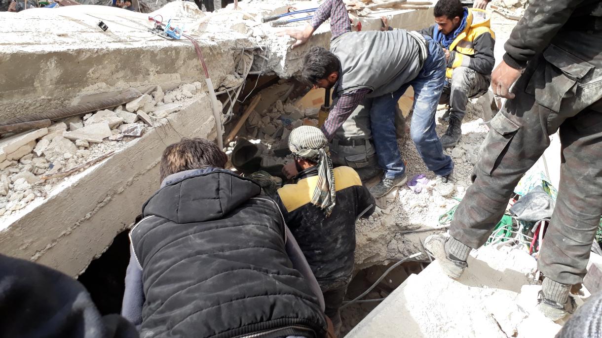 Mueren al menos 30 civiles en ataques aéreos del régimen Asad en Guta del Este