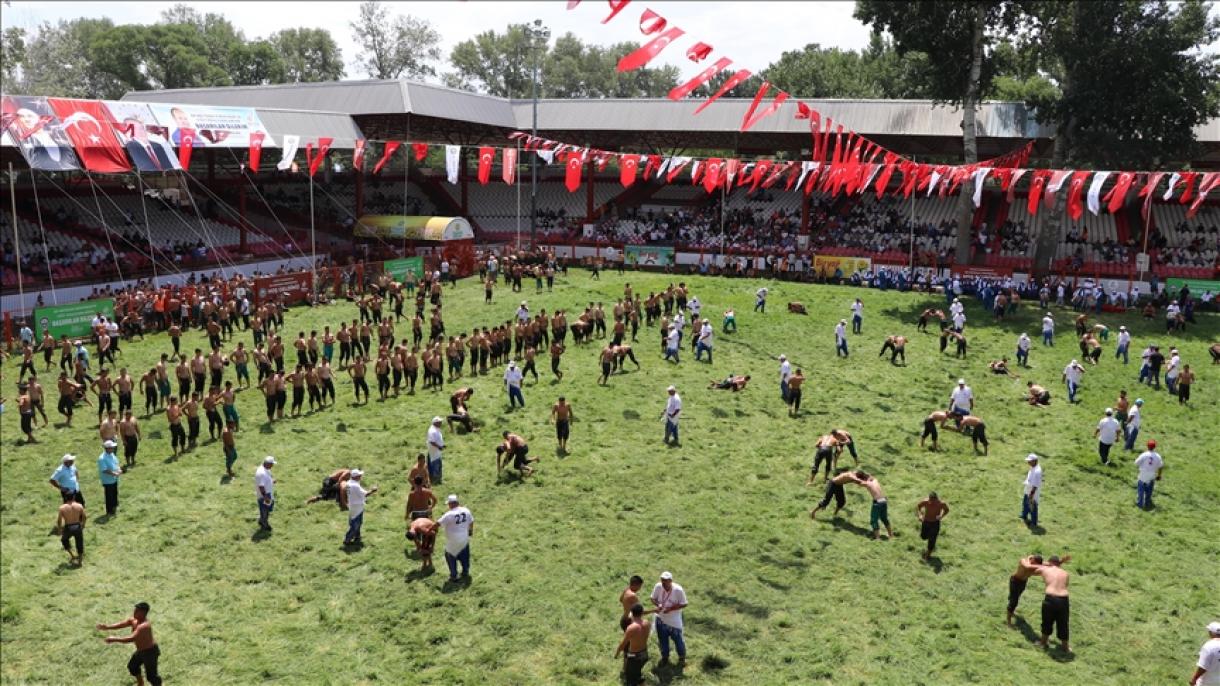 Kezdetét vette a kırkpınari olajbirkózó-bajnokság