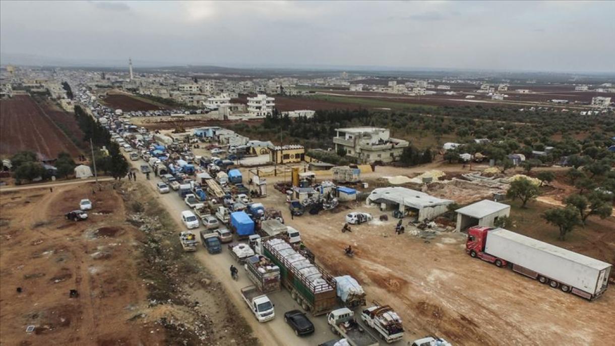 Újabb tízezrek menekültek a török-szíriai határra