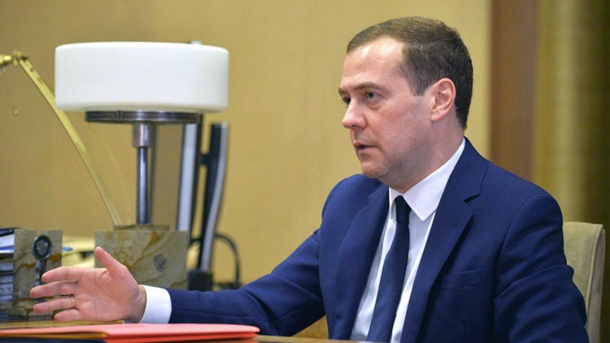 Medvegyev orosz miniszterelnök józanságra hívta fel az új ukrán vezetést