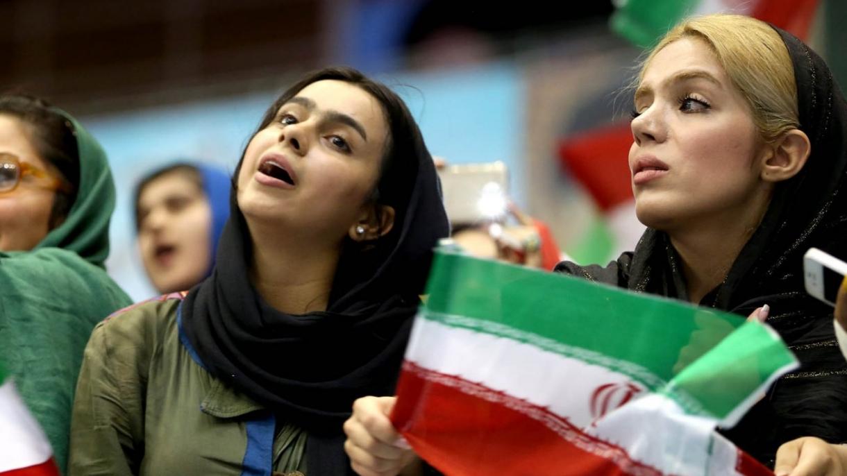 Irán interrumpe la emisión de un partido de fútbol por eslóganes a favor de Turquía