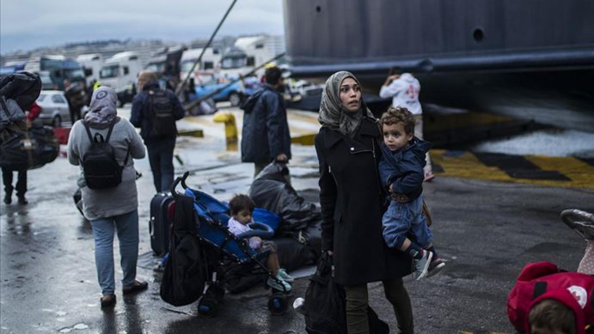 یونان با ایجاد مانع شناور در دریای اژه با مهاجرتهای نامنظم مقابله می کند