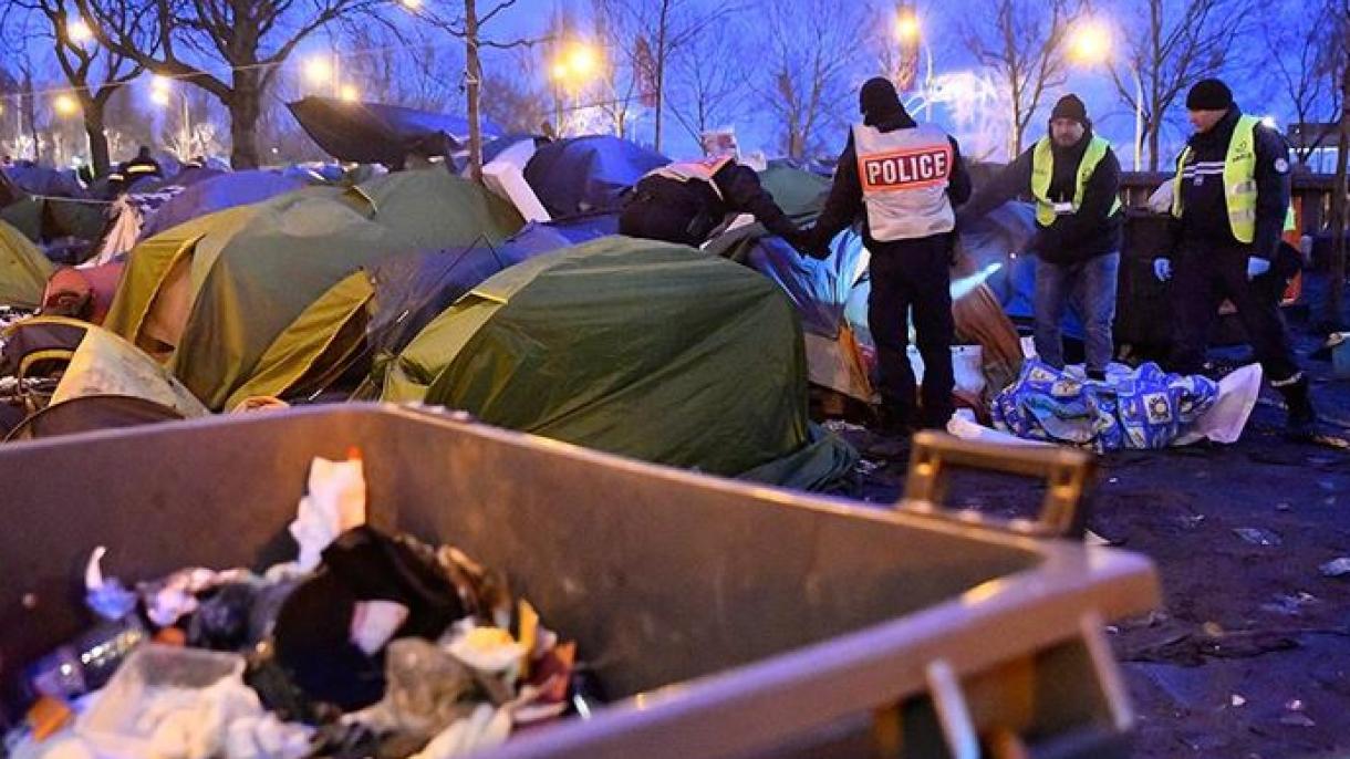 巴黎路边难民被转移