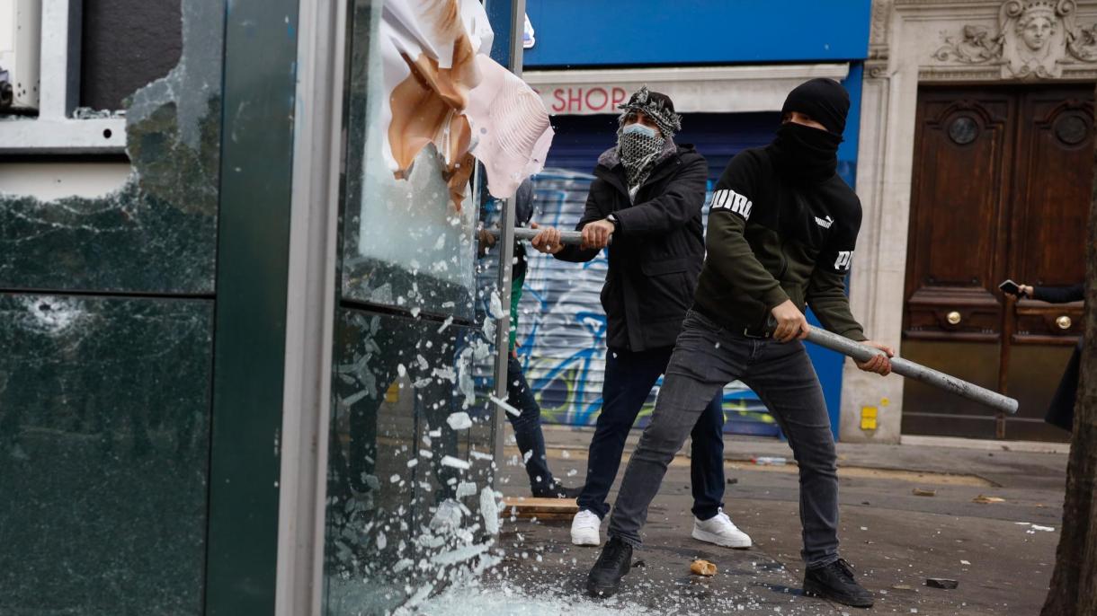 Sokkolta Párizst a PKK támogatóinak vandalizmusa