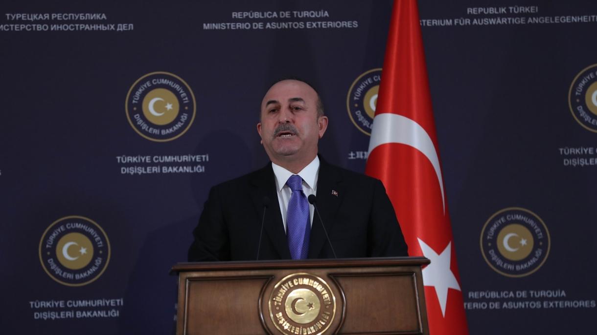 Çavuşoğlu escreve para o jornal grego: "Nossa preferência é o diálogo sem pré-condições"
