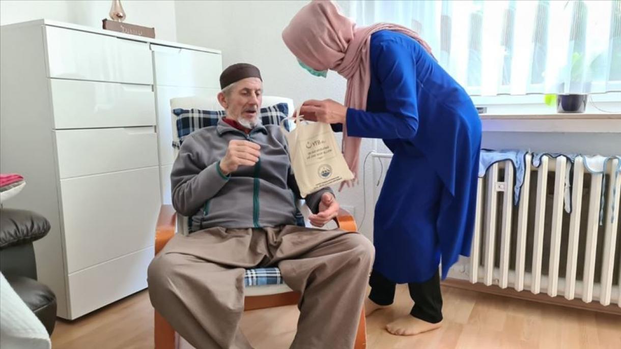 YTB-nin dəstəyilə Almaniyanın Neurade şəhərində gigiyena paketi paylanıb