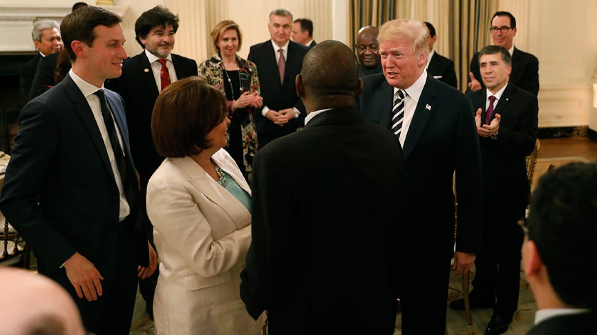 Trump offre per la prima volta una cena di iftar alla Casa Bianca