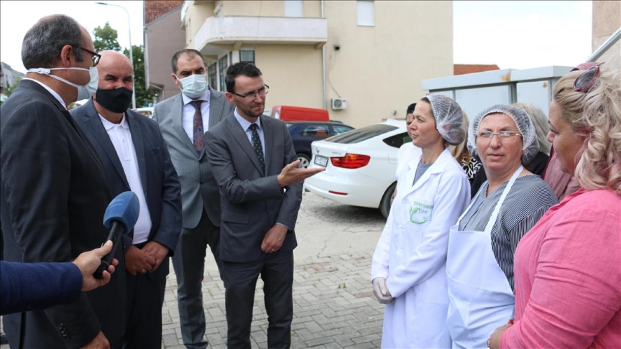 TIKA-dan Kosova Viti Belediyesi_kadın süt ürünü üreticilerine yardım.jpg