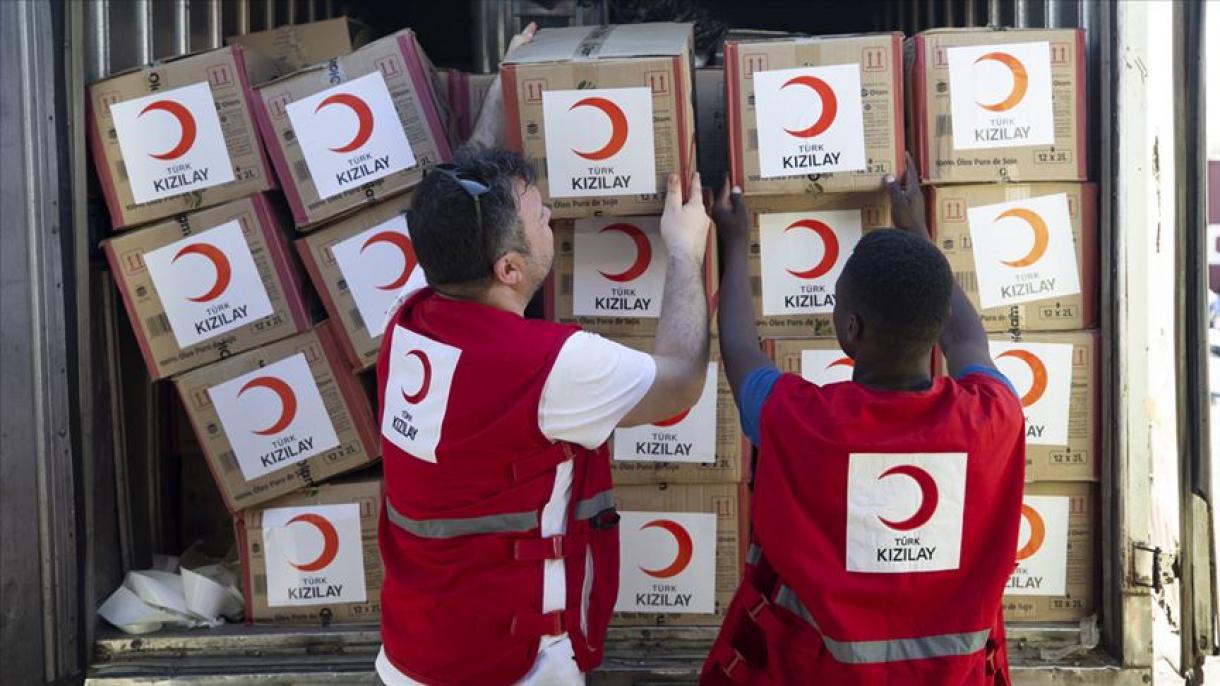 土耳其红新月会为也门难民分发2400个食品箱
