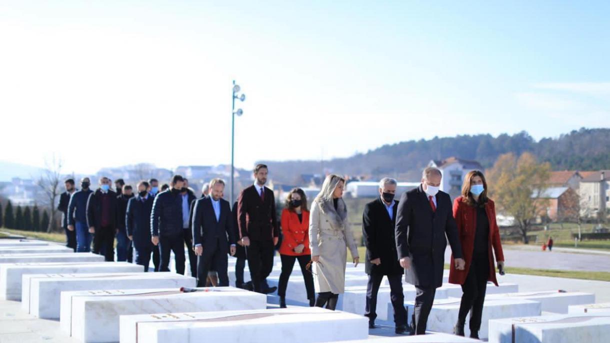 PDK_Enver Hoxhaj_Prekaz şehitlik ziyaret.jpg