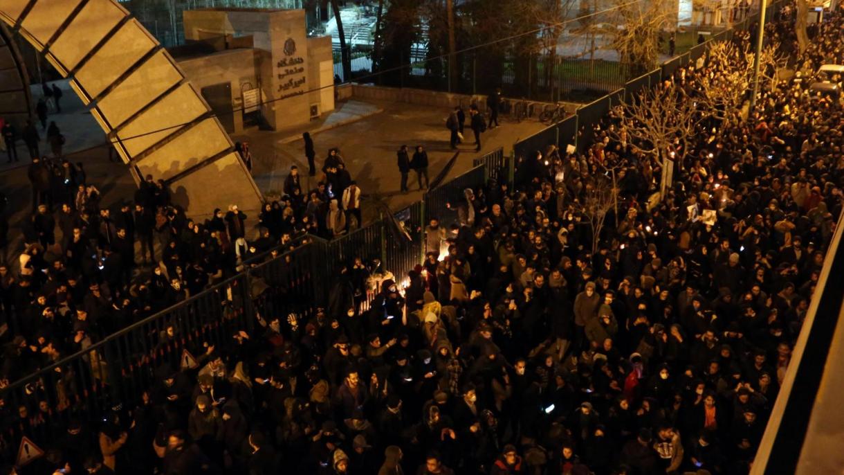 tahran rejim karsiti gosteri2.jpg