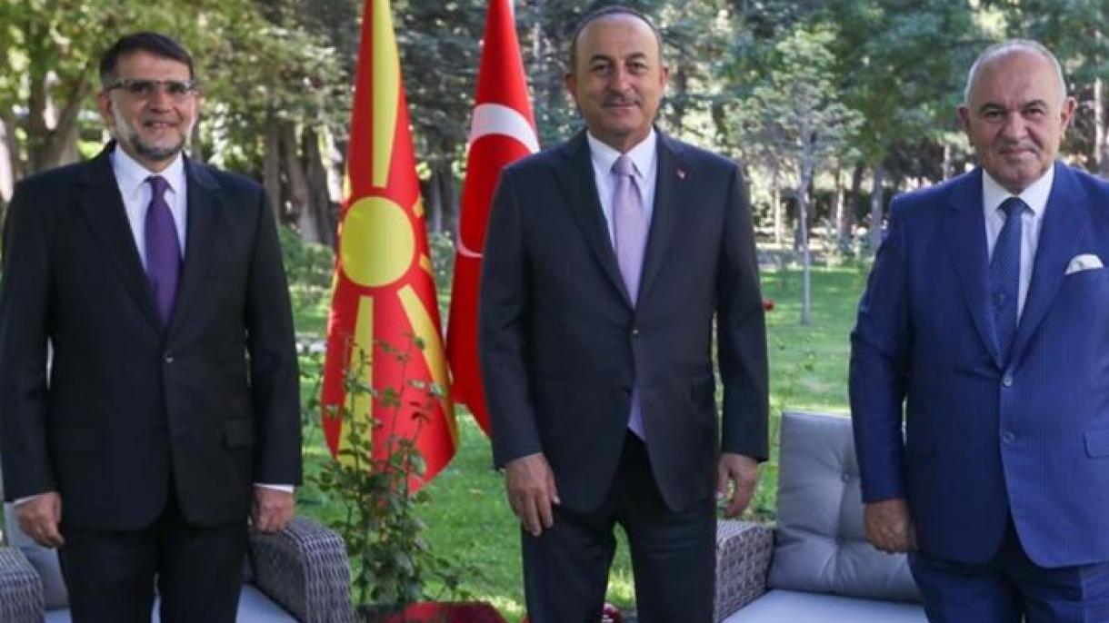 Чавушоглу се срещна с председателя на Конституционния съд на Северна Македония