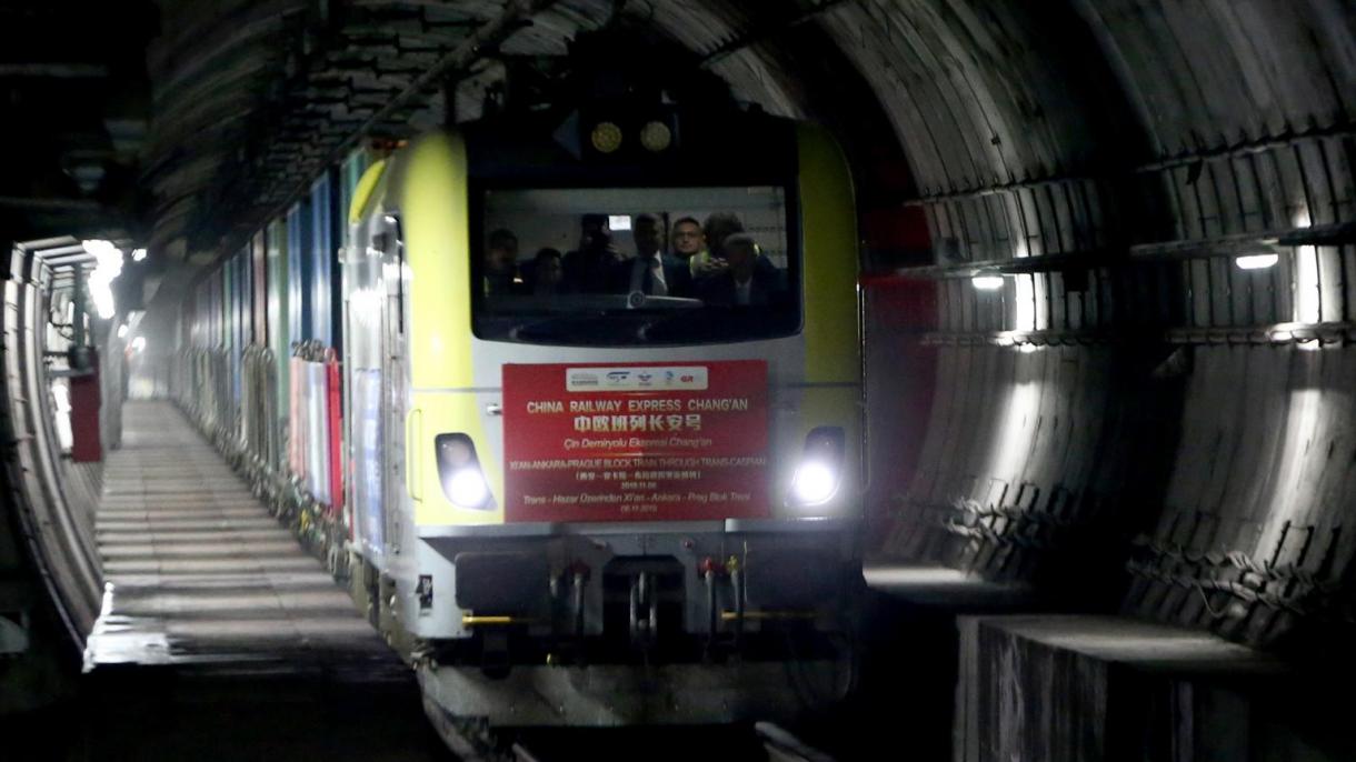 Товарният влак от Китай премина през тунела Мармарай...