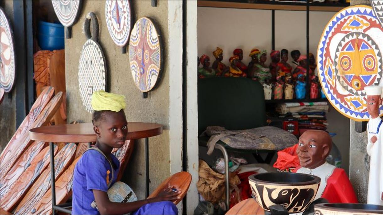 Le marché historique du Sénégal en manque de touristes à cause de la pandémie Covid-19