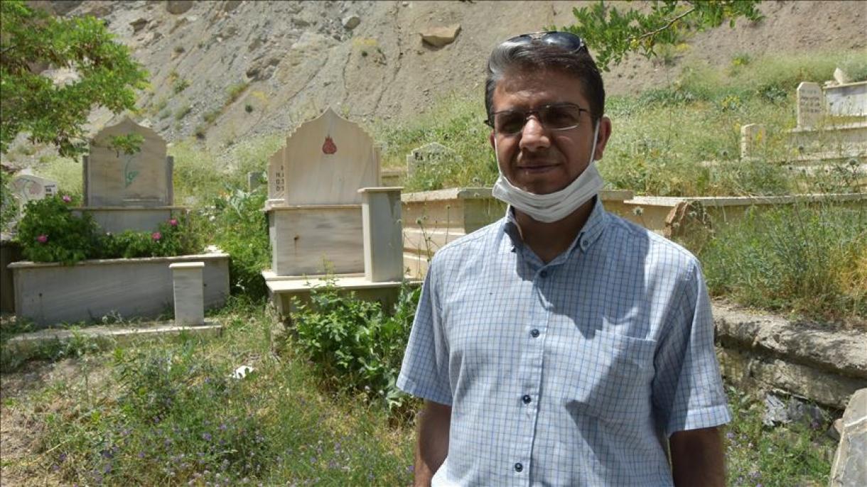 کشف دو سنگ مزار به زبانهای فارسی و عربی در ترکیه
