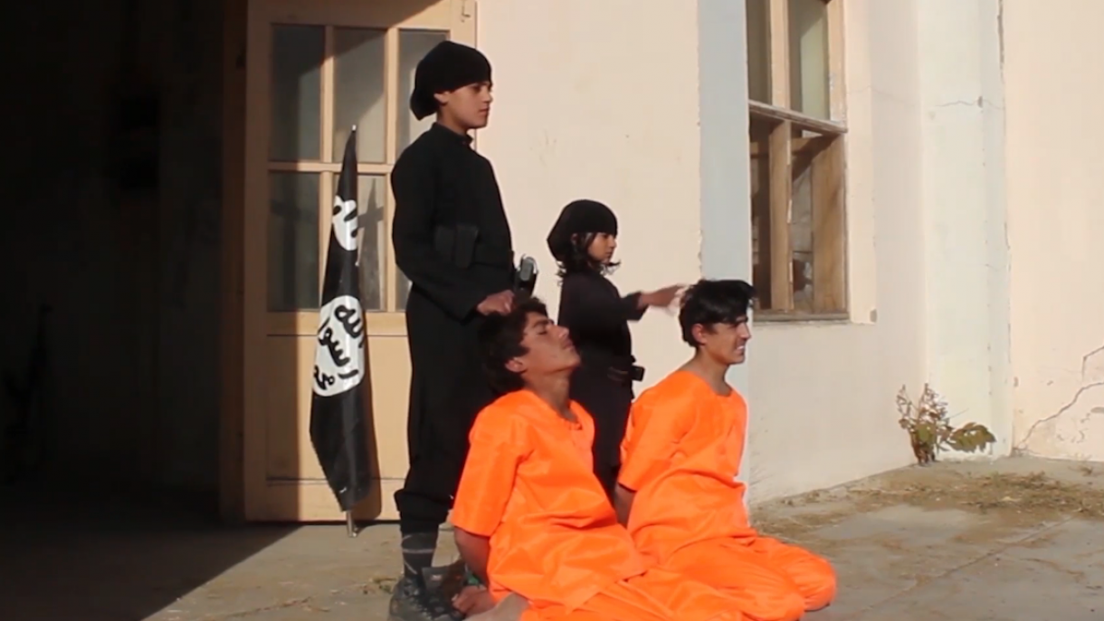 داعش  ترهګرې  ډلې  یوځل بیا  زړه بوږنونکې  ویدیو  خپره کړه.