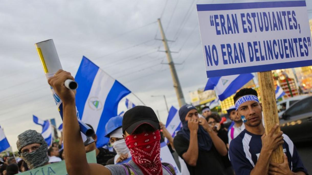 Estudiantes presentes en diálogo piden a Ortega parar represión de inmediato