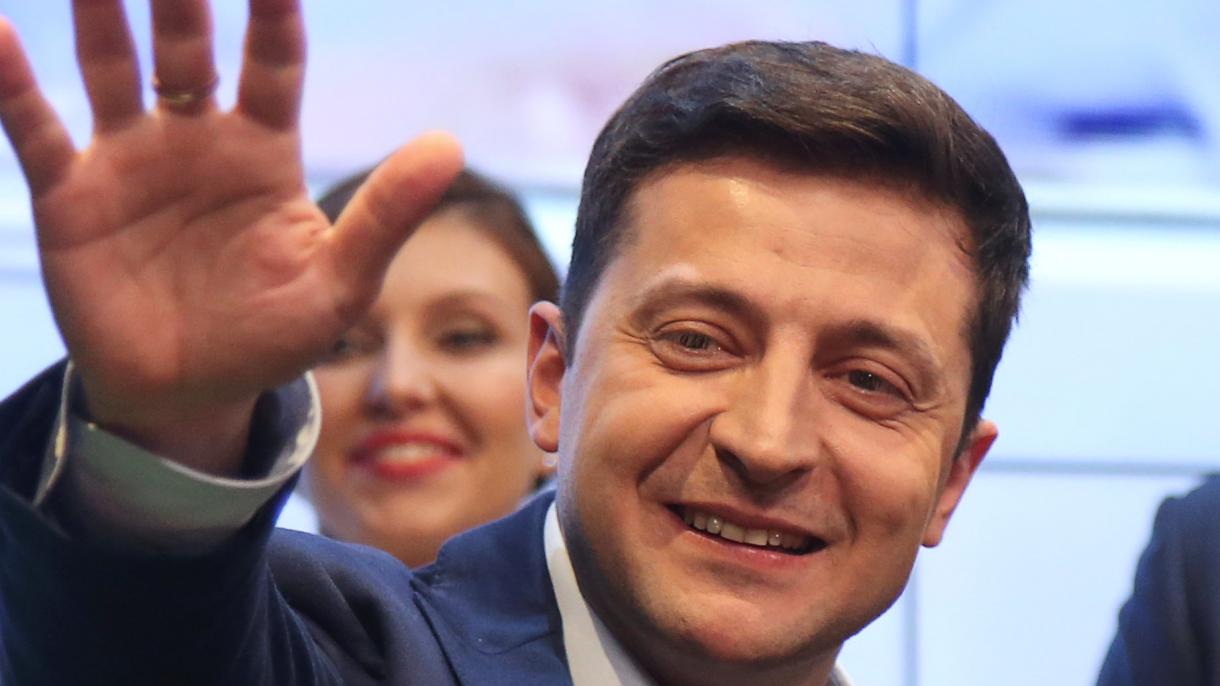 O novo presidente da Ucrânia, Zelenskiy, está em Bodrum, na Turquia, após sua vitória eleitoral