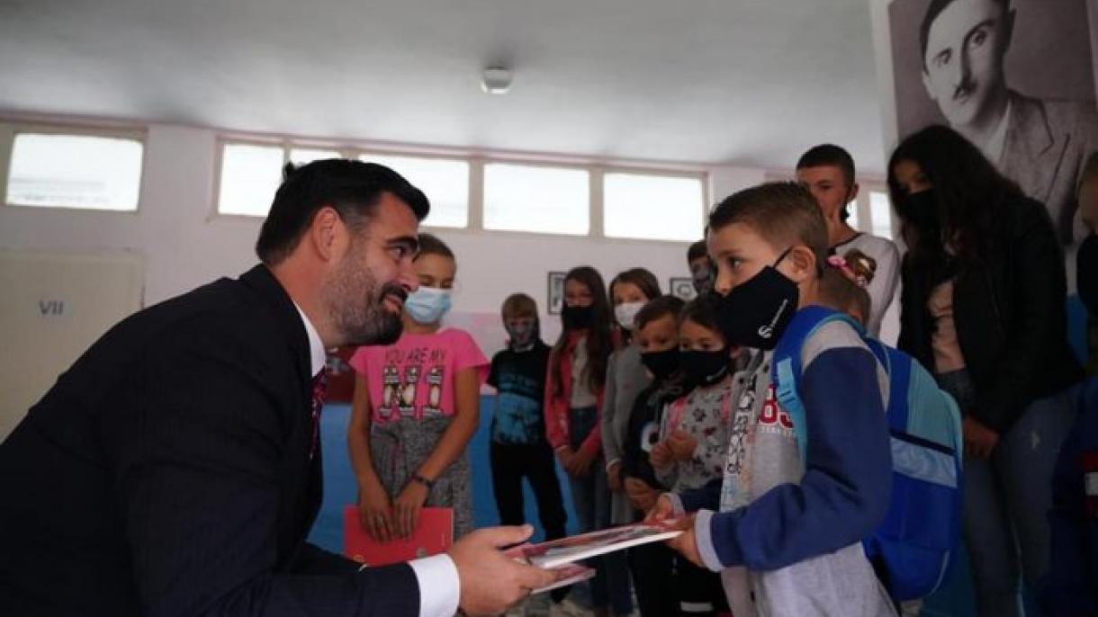 Arnavutluk-tan Preşevo-ya kitap yardımı_1.jpg