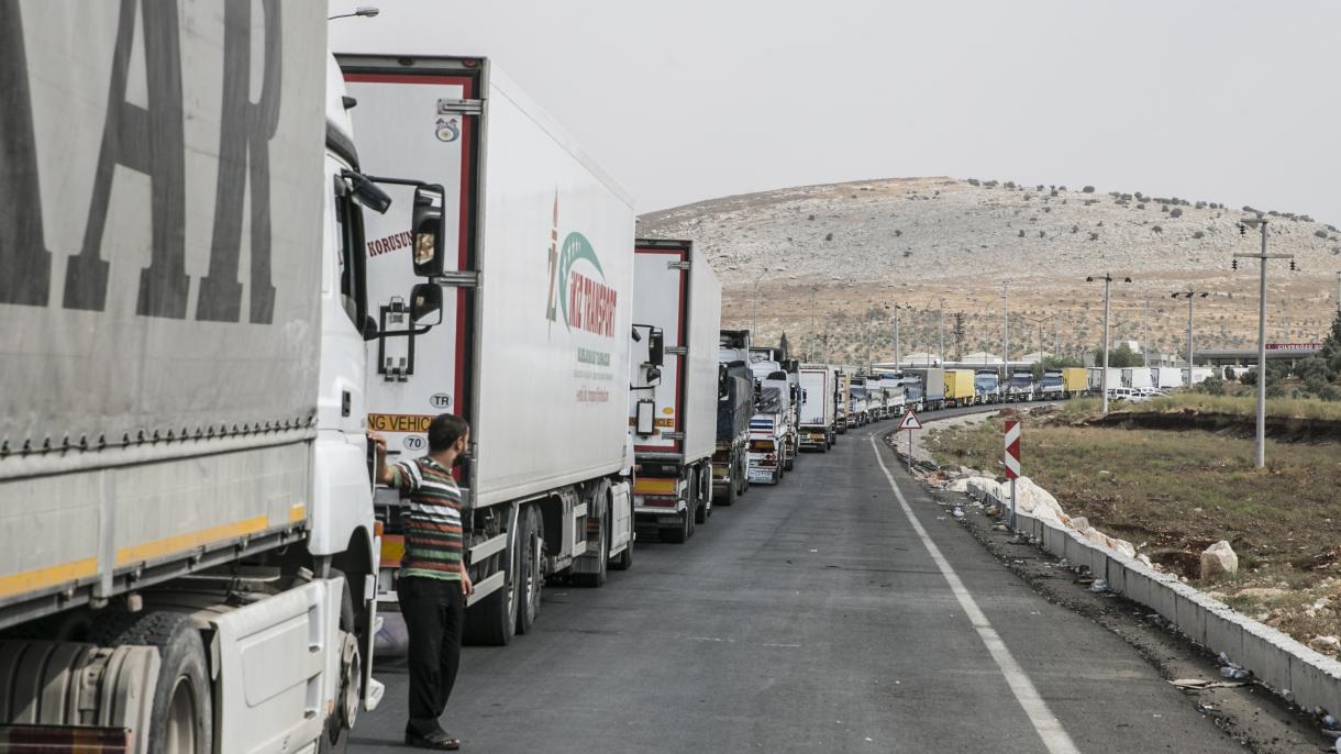 ارسال 45 تریلر حامل کمک های انسانی به ادلب سوریه