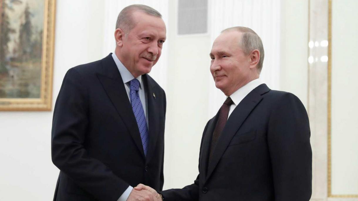 Putin accoglie Erdogan al palazzo presidenziale Cremlino