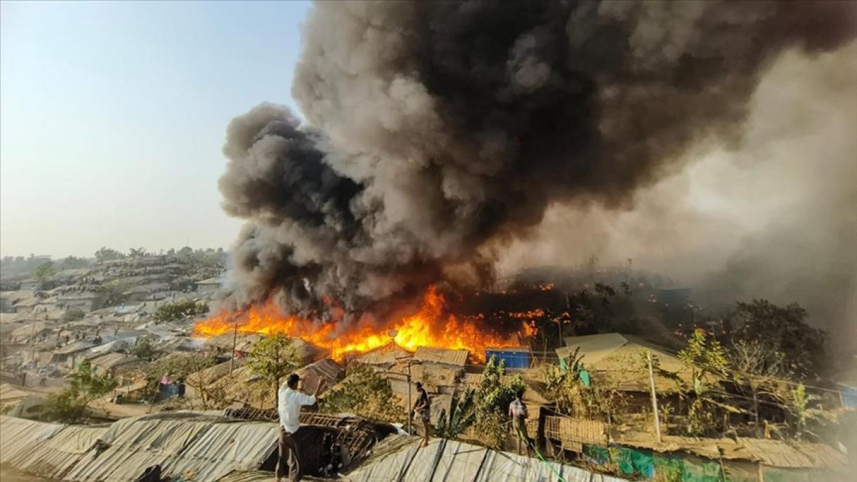 孟加拉国穆斯林难民营发生火灾