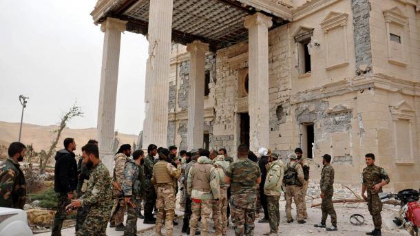 Orosz légicsapás az ILIÁ állásai ellen Palmürában