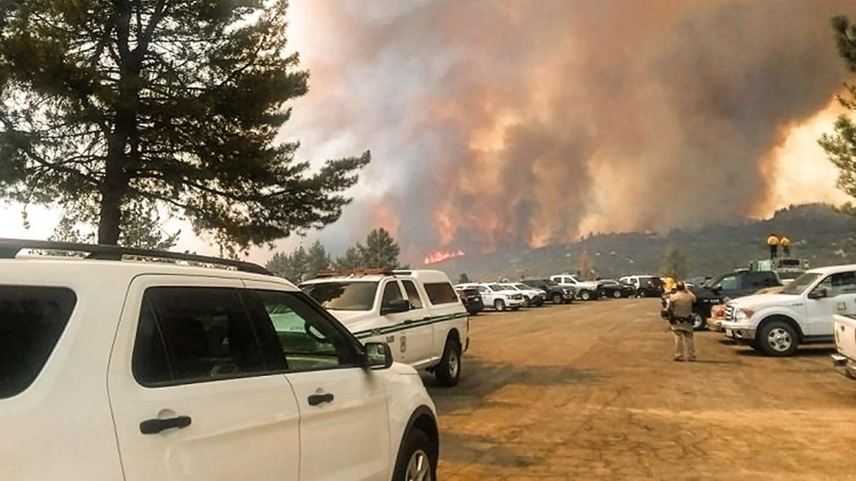 美国加州因火灾宣布进入紧急状态