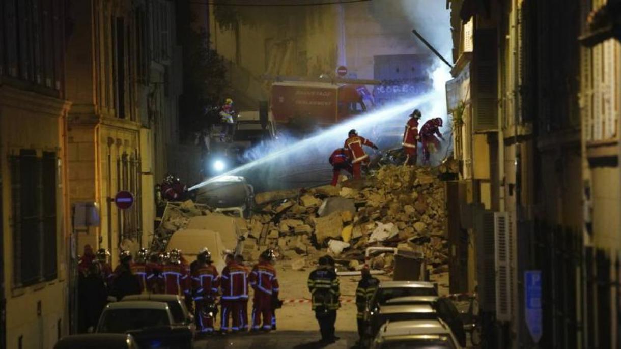 Prédio que ruiu em França após explosão causa 8 mortos