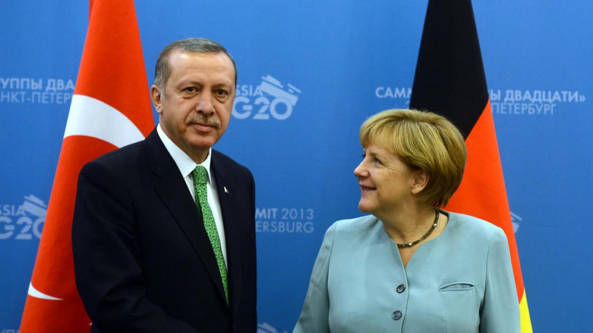 Ердоган разговаря с Меркел...