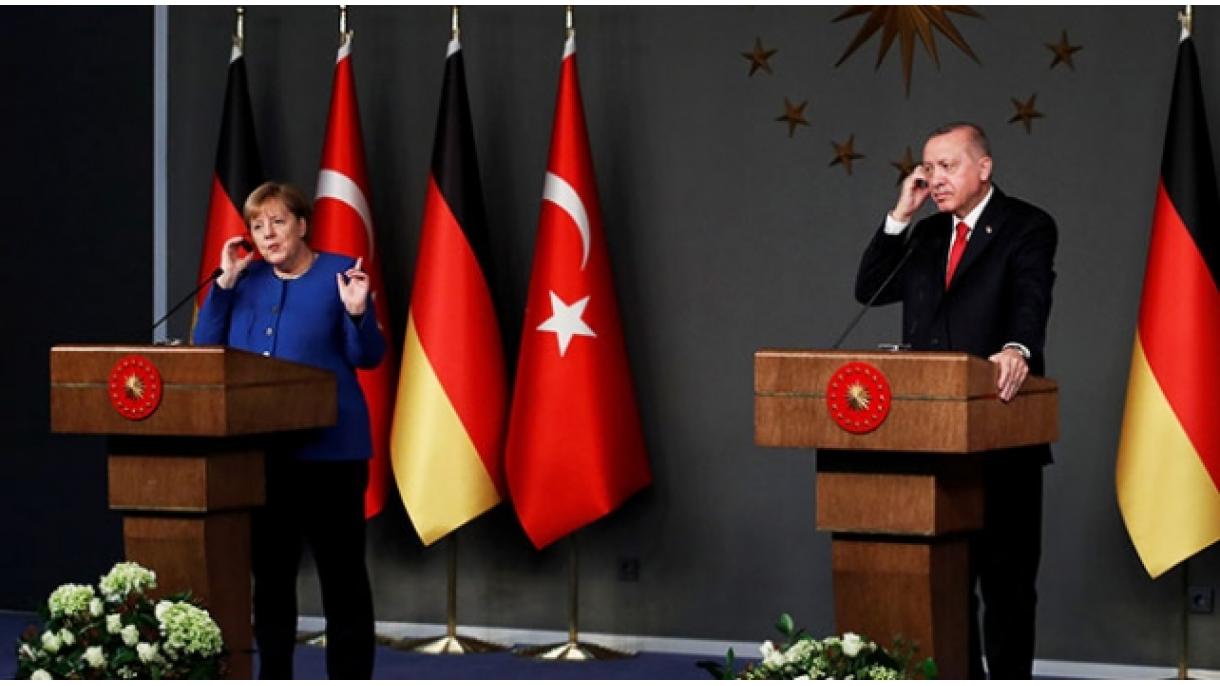 Erdogan e Merkel hanno tenuto una videoconferenza