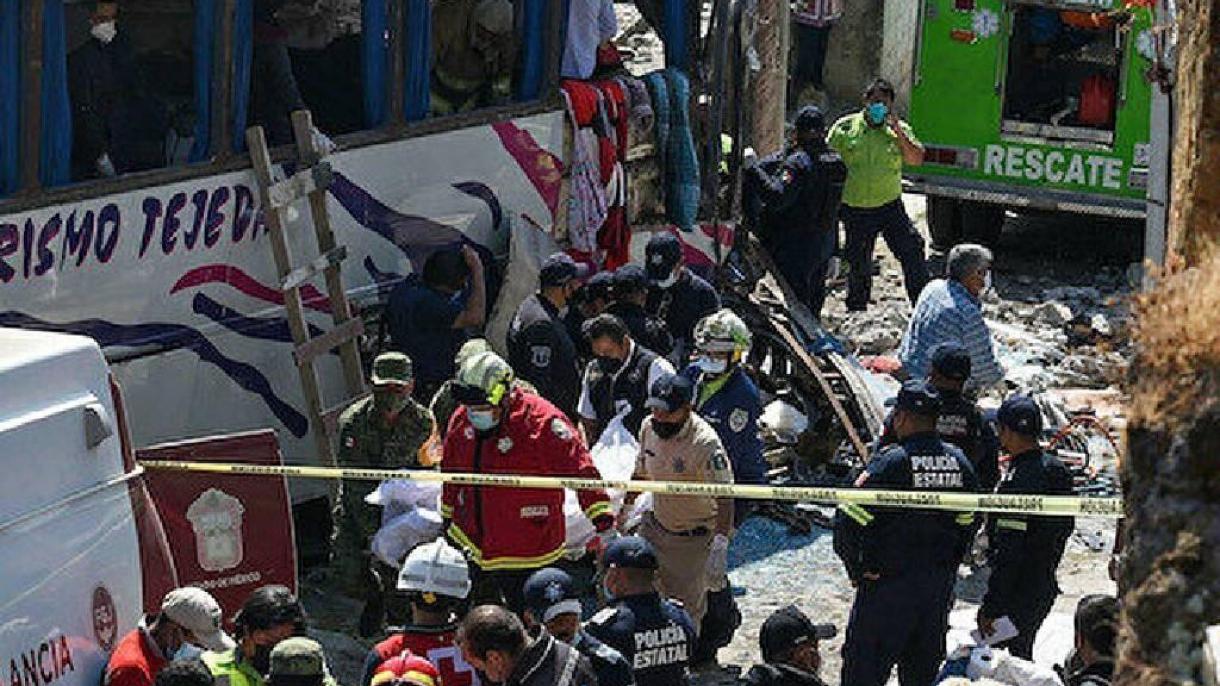 Messico: Il bus precipita nella scarpata, 18 morti