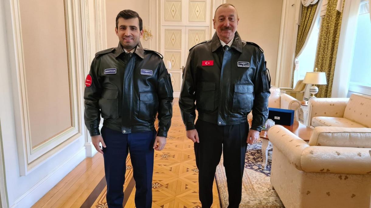 Azerbaycan Cumhurbaşkanı Aliyev Selçuk Bayraktar Karabağ Nişanı4.jpg