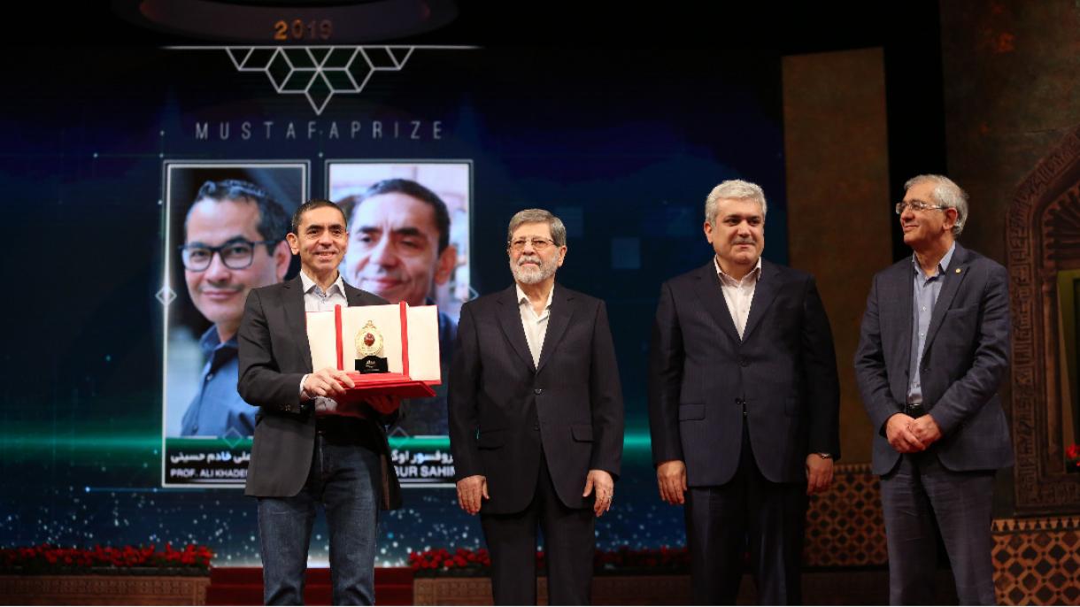 Dos científicos turcos galardonados con el Premio Internacional Mustafá en Irán