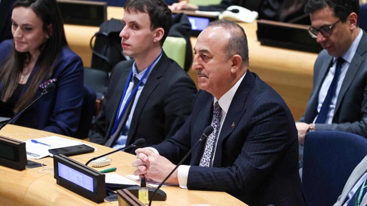 Élelmiszerválságról ejtett szót Çavuşoğlu New Yorkban