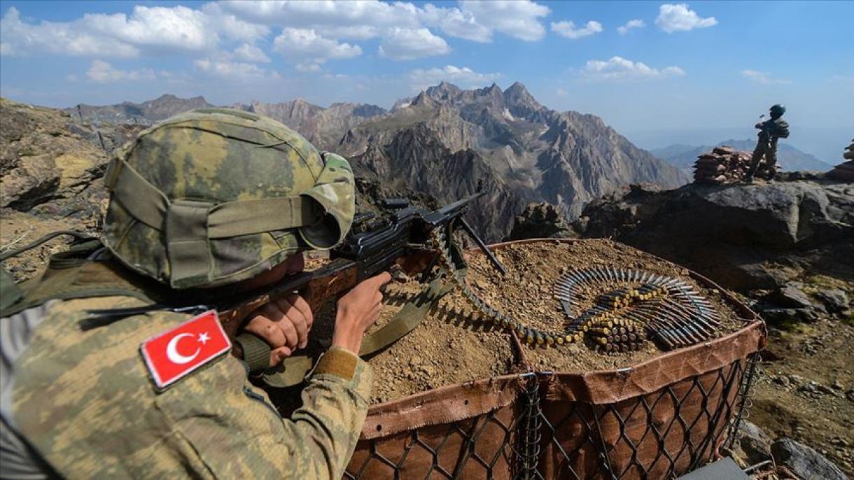 4名PKK恐怖分子向土耳其安全力量投降
