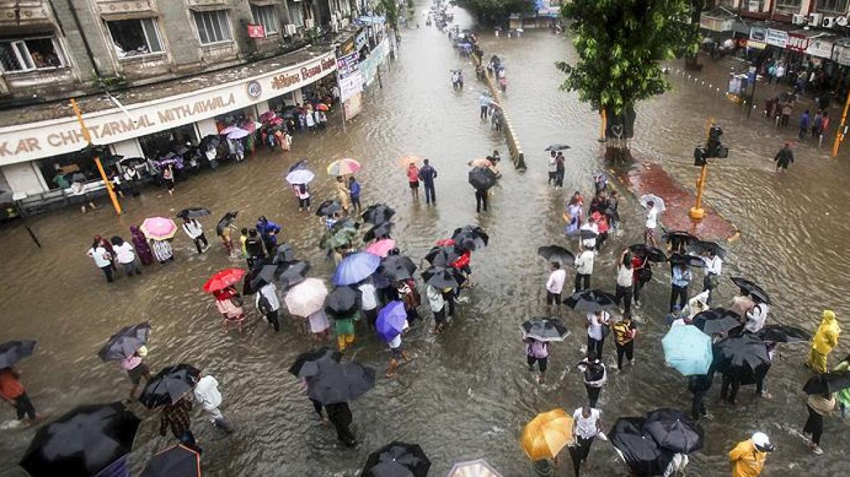 印度季风雨引发洪水和山体滑坡导致511人丧生