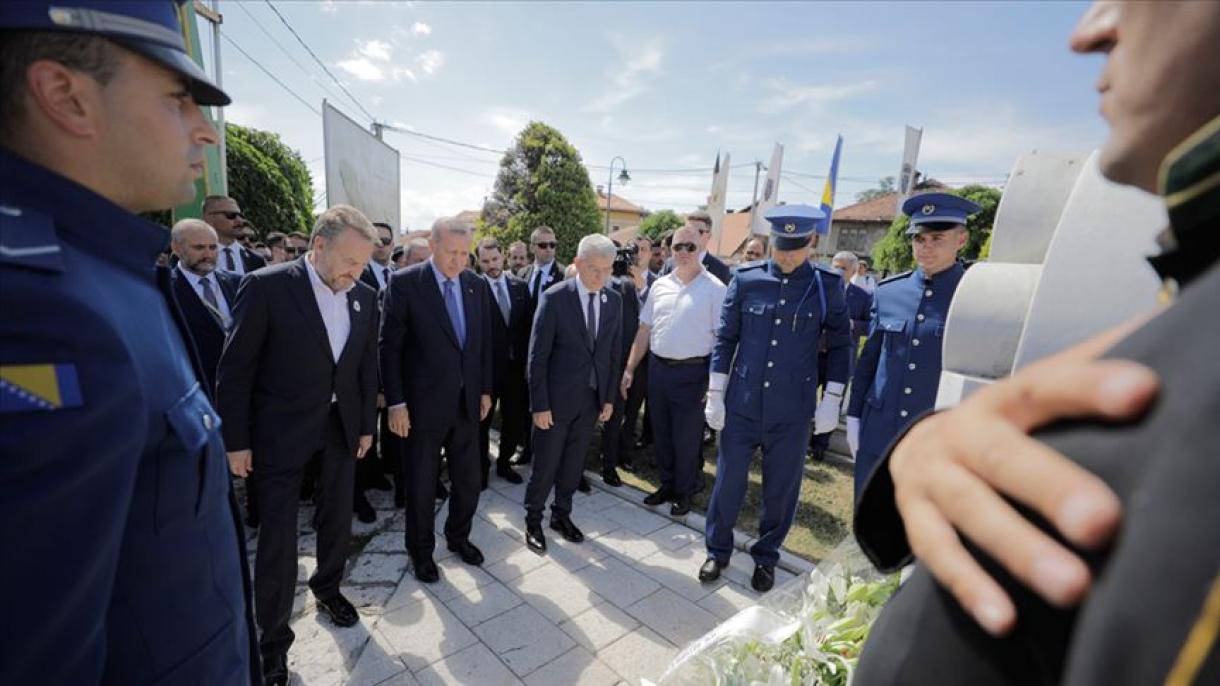 Претседателот Реџеп Тајјип Ердоган го посети гробот на Алија Изетбеговиќ