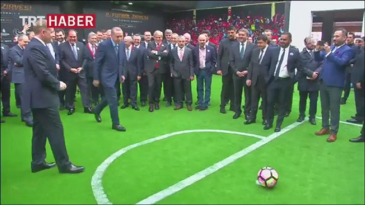 Gol predsjednika Erdogana legendarnom francuskom golmanu (VIDEO)
