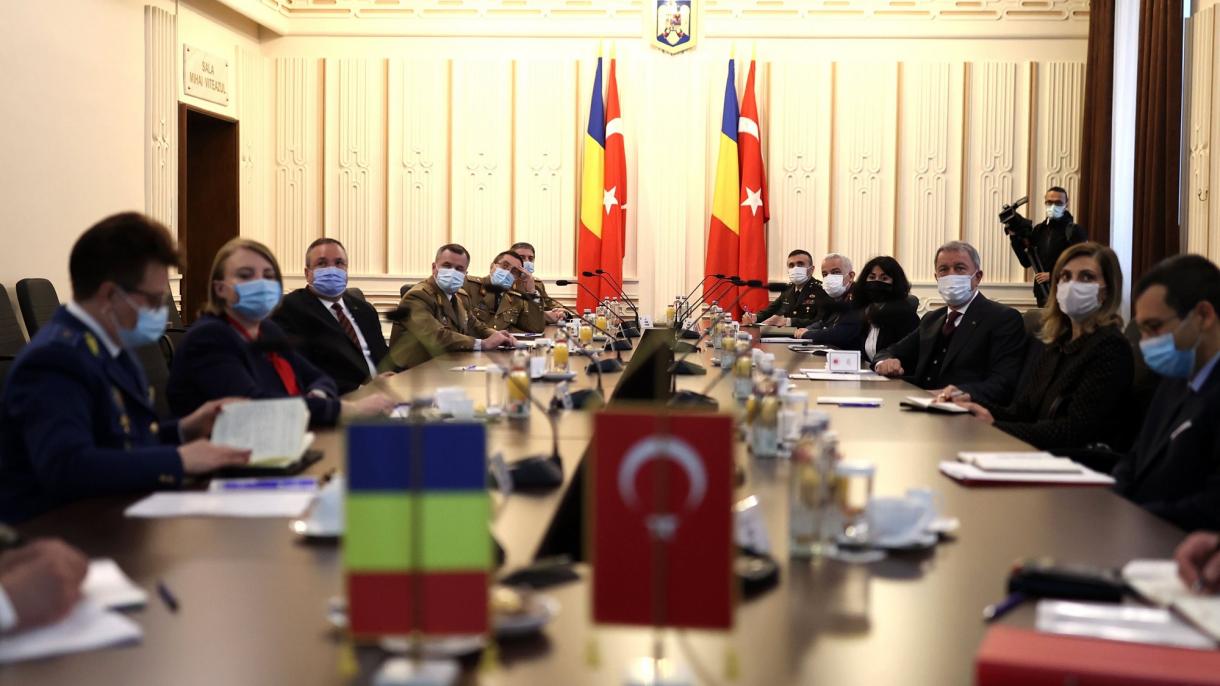 Millî Savunma Bakanı Hulusi Akar Romanya Savunma Bakanı Nicolae Ionel Ciuca2.jpg