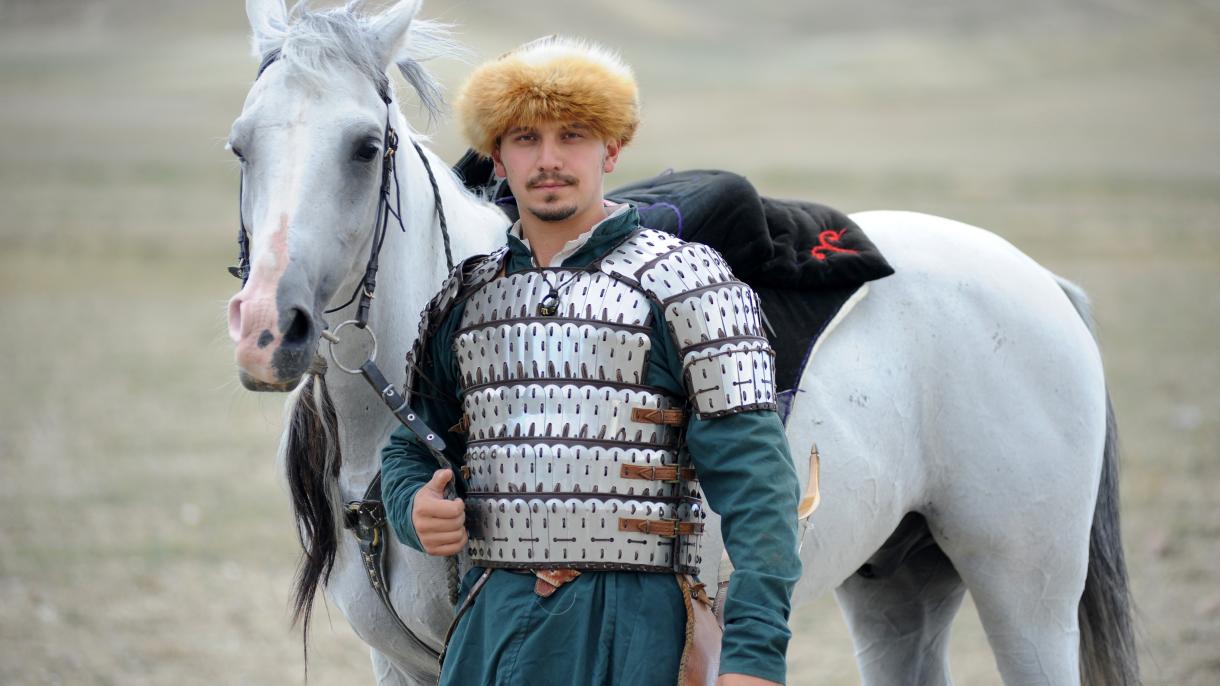 ورزشکار ترک در رشته کمانگیری روی اسب قهرمان جهان شد