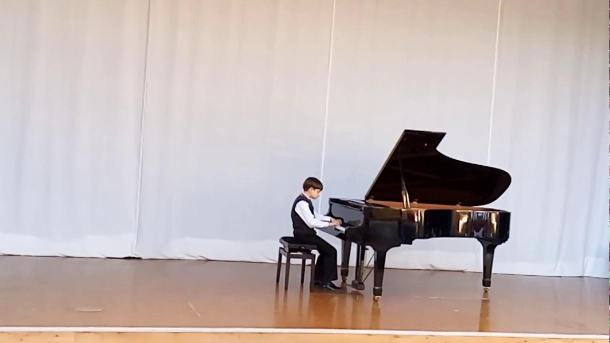 O gênio turco do piano ganha prêmio em Concurso Internacional de Música na Alemanha