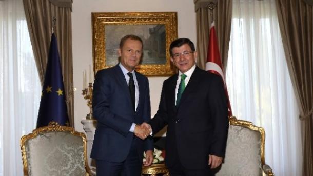 Tusk: Kriza e refugjatëve, çështje e përbashkët Turqi-BE