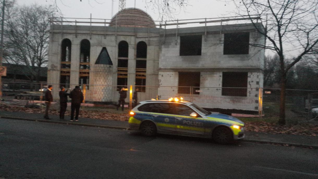 德国杜伊斯堡市一清真寺遭袭