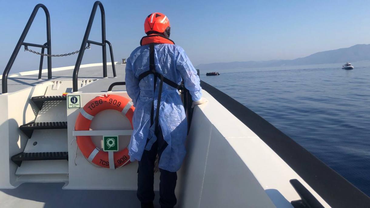 Izmirda dengiz o‘rtasida chorasiz qolgan muhojirlar qutqarildi