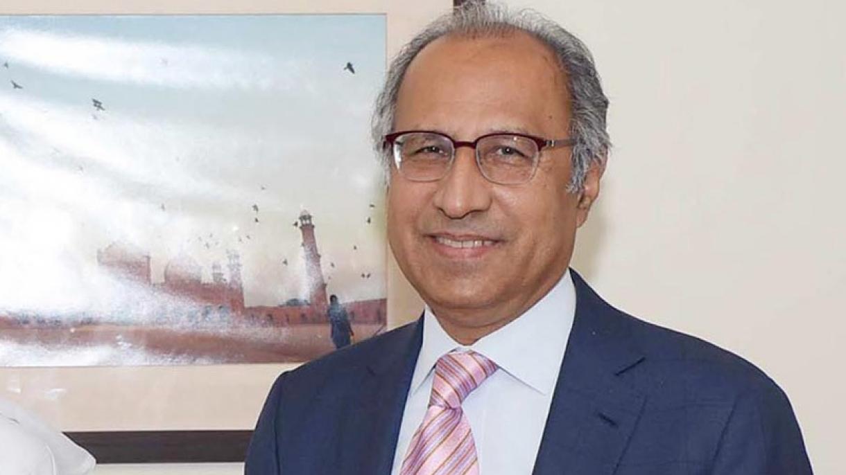 مالی بحران کے باعث وزیر اعظم عمران خان کو آئی ایم ایف کے پاس جانا پڑا: وزیر خزانہ