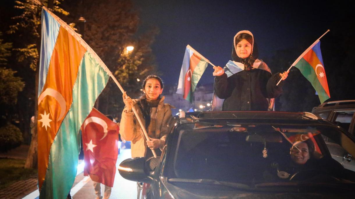 Fin de l’occupation du Haut-Karabakh: les Azerbaïdjanais célèbrent la victoire